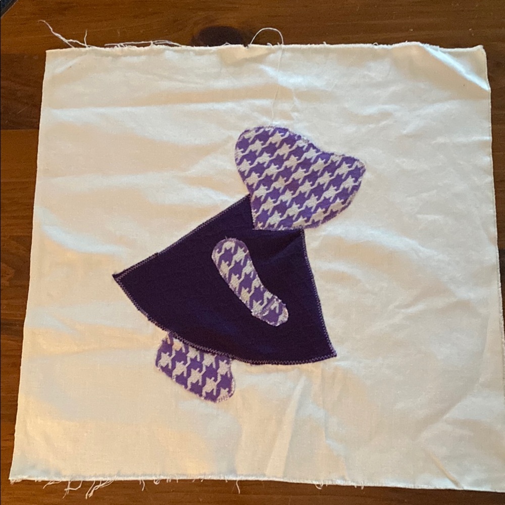 6 fabric pieces quilted with sunbonnet Sue. 16 x16. Perfect for pillows